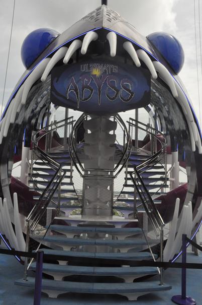 Ultimate Abyss, maior escorrega dentro de um navio