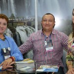 Vera Lucia Meza, da Secretaria de Turismo do Paraná, Sandro Jung Guidio, do Hotel Nikko, e Debora Rickli Droog, da Cooptur