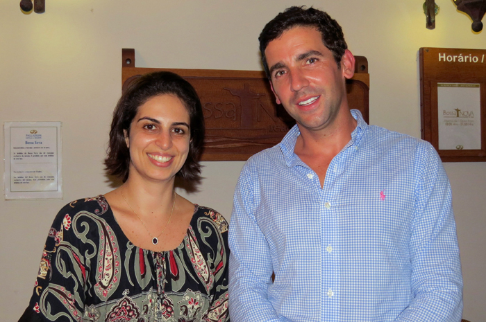 Grand Palladium Imbassaí anuncia expansão com novos apartamentos na praia 1 Carollina Abud, diretora Comercial, e Jesus Zalvidea, diretor Geral do Grand Palladium Imbassaí
