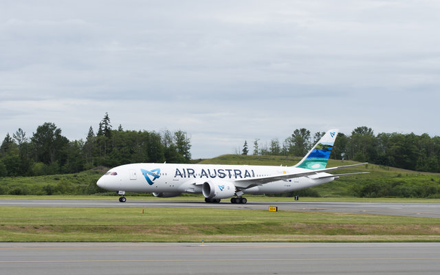 Air Austral é a primeira companhia francesa a operar o B787-8 Dreamliner; amplie 1 Air Austral Events May 19th, 20th, and 23rd DAWUD KIFAYA M rms300840 nef2016 original #_GLH9330_nef2016.jpg