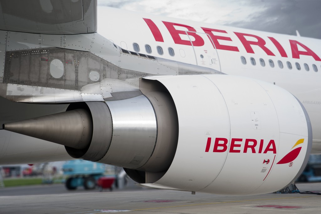 Iberia decide reduzir frequências entre Madri e Rio de Janeiro Airbus A330 motores (002)