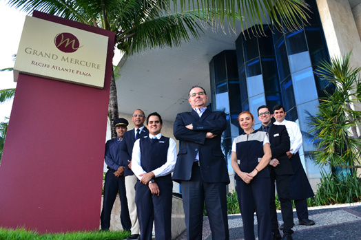 Carlos Dias e equipe do Grand Mercure Recife Atlante Plaza