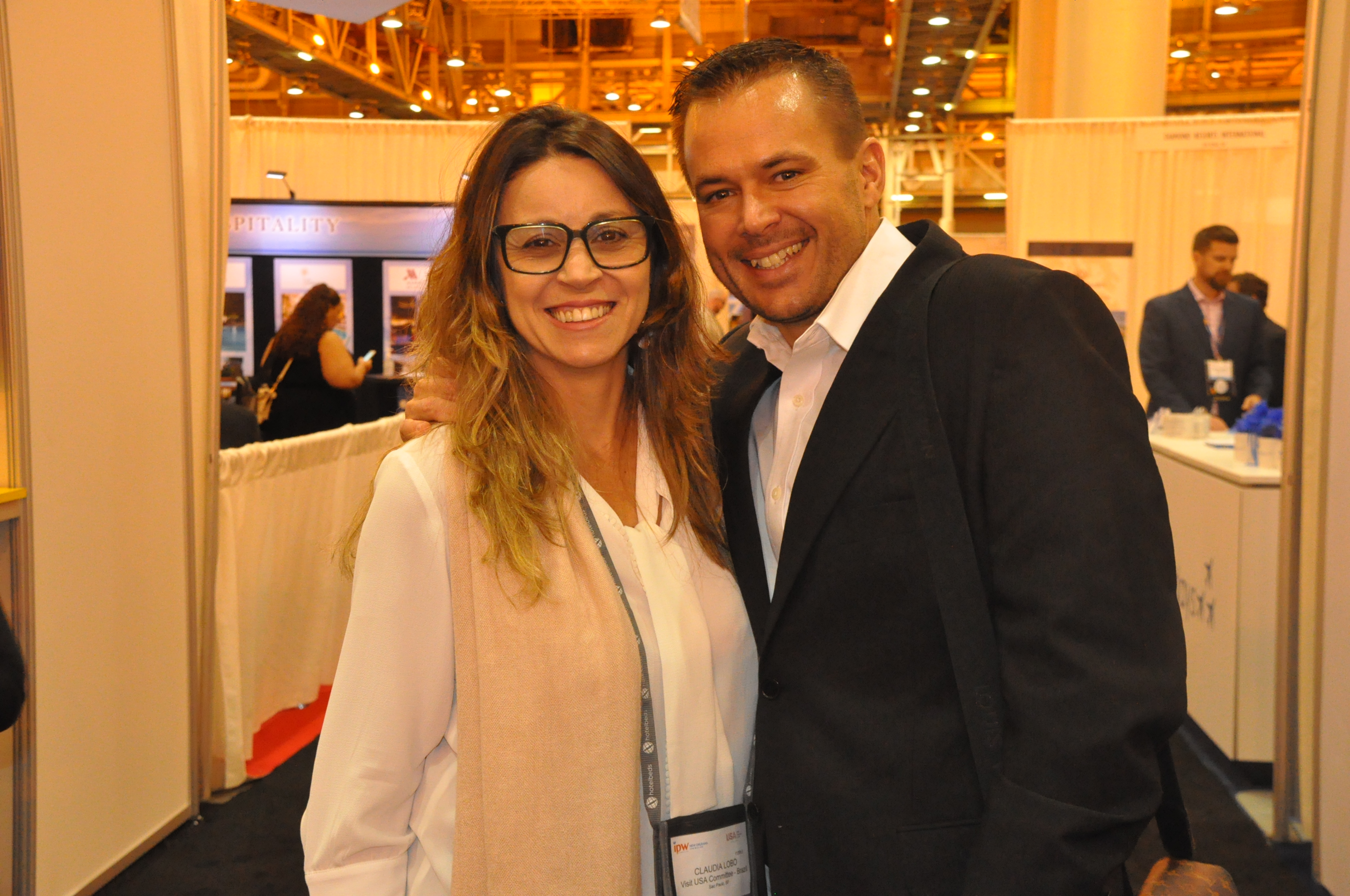 Após 5 anos, Claudia Lobo não representa mais o Visit Orlando no Brasil 1 Claudia Lobo e Jason Schulke, da Wolf Marketing