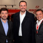 João Taylor, do M&E, com Alexandre Camargo e Cleiton Feijó, da Assist Card