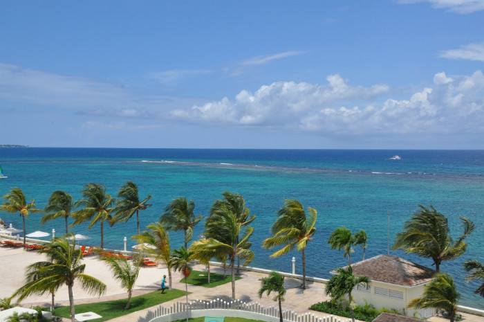 Litoral de Ocho Rios pela vista do Moon Palace Jamaica Grande