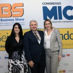 Luciana Fernandes, do M&E, Marcelo, Marcelo Baranowsky, CEO do Grupo Evento Fácil, e Luciane Leite