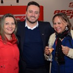 Simone Cristina David e Marina David, da San Paul Viagens, com Adilson Melo, da Assist Card Simone Cristina David e Marina David, da San Paul Viagens, com Adilson Melo, da Assist Card