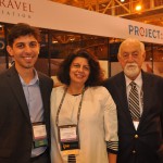 Thales Demarchi e Jussara Haddad, do Consulado dos EUA no Brasil, com Leonel Rossi da Abav