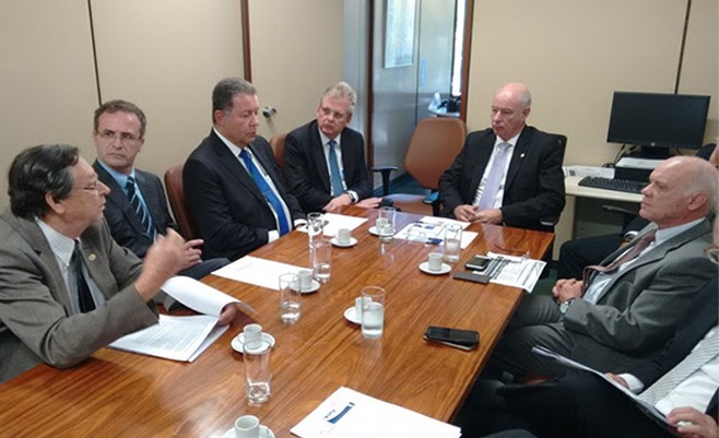 Reunião entre o Deputado Herculano Passos e dirigentes do CNTur (Foto: CNTur)