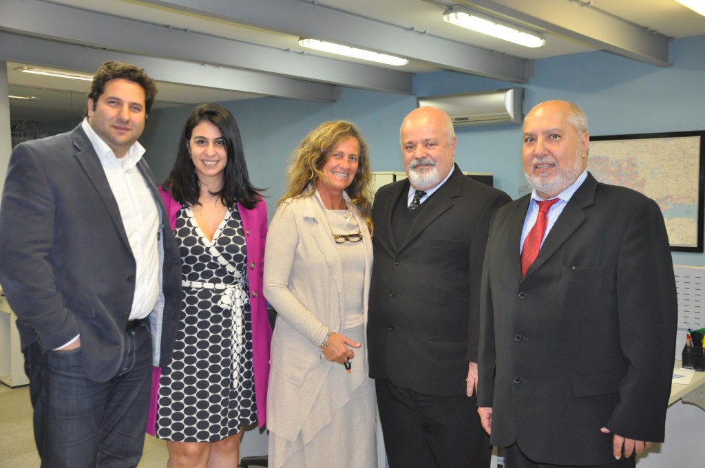 Vitor Bauab, Luciana Fernandes e Mari Masgrau, do M&E, com Evandro Oliveira e Manfredo Russo, da Avirrp