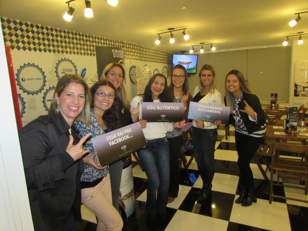 Rede Hard Rock promove ação exclusiva no Boteco Amigos da Trend Luciana Nasser, da rede Hard Rock, Giselle Silva, da Trend, Carla Cecchele, da rede Hard Rock, Glaucia Barbosa, da rede Hard Rock, Beatriz Barbosa, da rede Hard Rock Thais Medina, da Trend e Nathália Pizzotti, da Trend