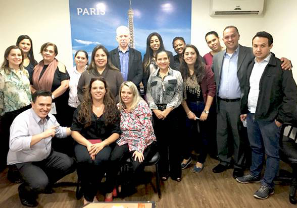 April Brasil promove capacitação em Campinas Sergio Velloso, Tatiana, Adriana e Antônio Zaguis, Celso Andrade e Colaboadores Adriana Turismo