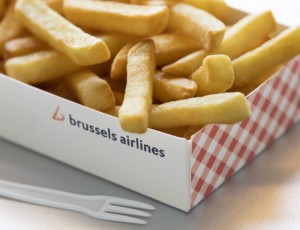 Brussels Airlines passa a ter batata frita como opção em serviço de bordo