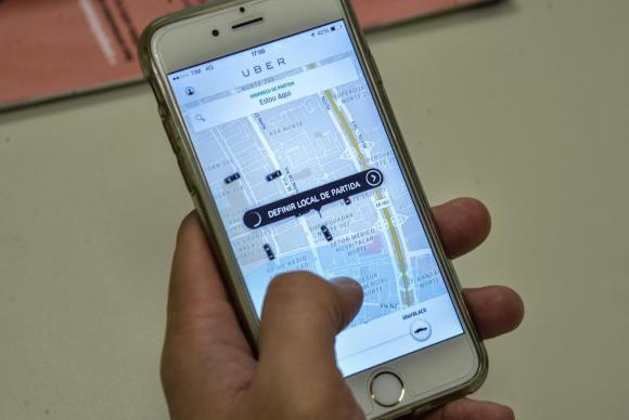 Gol e Uber anunciam parceria para viagens e pedidos de restaurante 1 Companhia aérea vai dar R$ 20 de desconto em compras no aplicativo (Foto: Marcello Casal Jr./Agência Brasil)