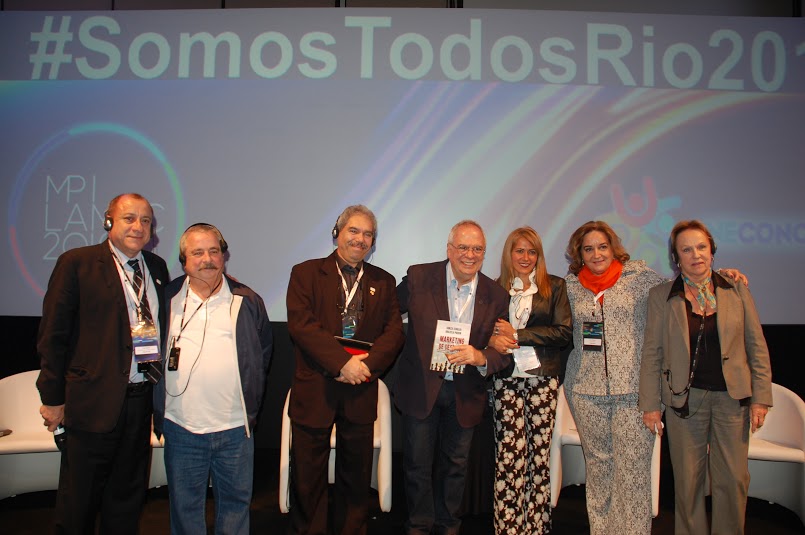 II Unecongresso reivindica venda do Brasil como destino único 1 Toni Sando, do SPCVB, Armando Arruda, da Ubrafe, Gilberto Pacheco, consultor, Aristides Cury, da Skal, Vanisa Schuler, consultora, Ana Blanco, do SC CVB, Anita Pires da Abeoc, e Bruno Herbert, do Unedestinos