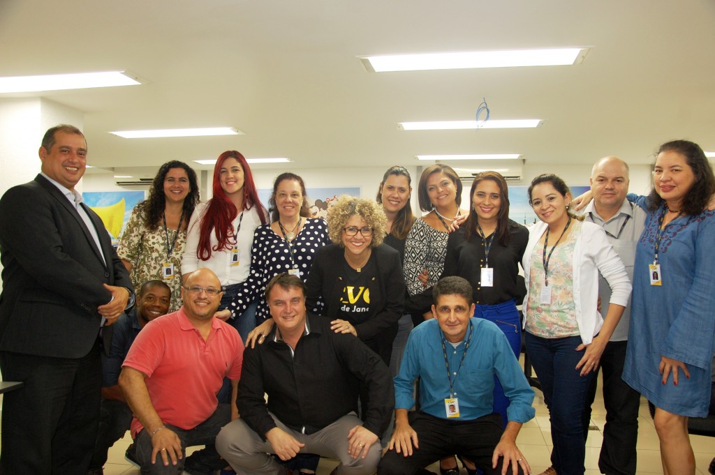 Adriano Gomes e Alexandre Dias com a equipe de Atendimento a agências e franqueados