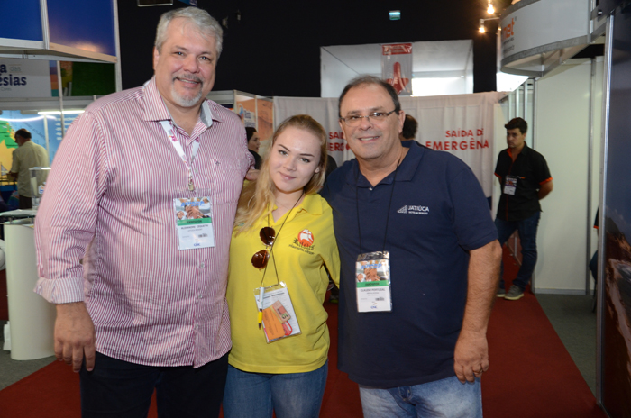 Alexandre Cequetin, do Jatiúca Hotel & Resort, Ellen e Claudio Portugal, do Rifóles Praia Hotel