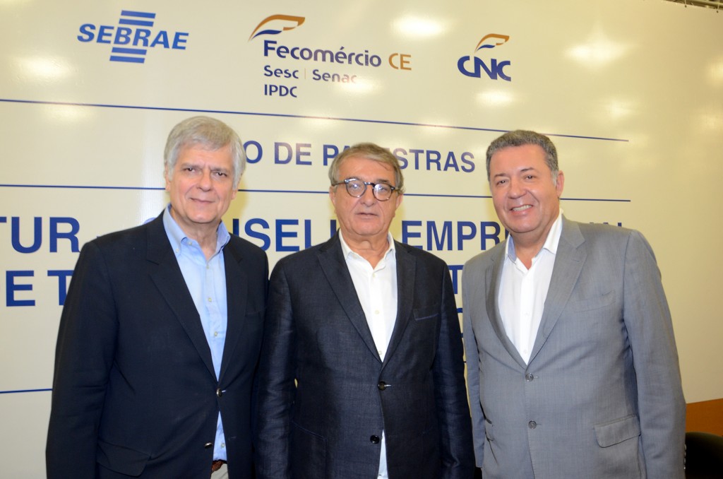 Caio Luiz de Carvalho, Arialdo Pinho, secretário de Turismo do Ceará, e Alexandre Sampaio, presidente da FBHA e do conselho da CNC