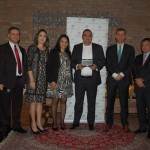 Carlos Bueno, do Grupo Flytour recebe prêmio da Aeromexico