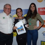Daniela Araújo, da Brumatur, entre Roy Taylor, do M&E, e Lucilene Carvalho, do Setur-CE