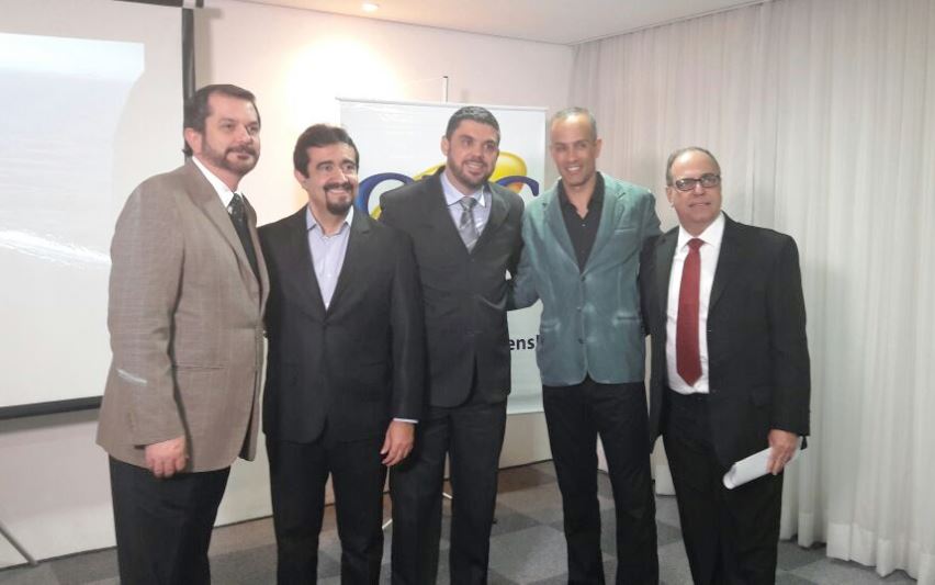 CVC apresenta Soberano ao trade de Santos 1 Marco Antonio Paulin Dos Santos, máster franqueado da CVC na cidade de Santos, André Mesquita, gerente sênior de vendas regional e interior, Denis Gomes, supervisor do departamento de cruzeiros marítimos, Alexandre Sadan, diretor do Sovereign e Orlando Palhares, gerente de cruzeiros marítimos da CVC