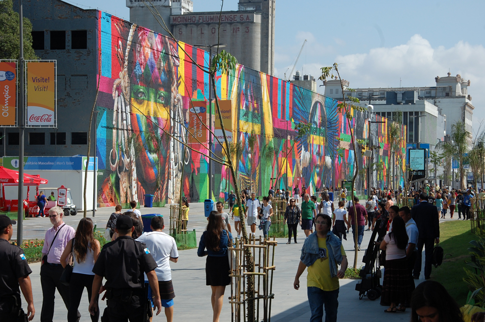 Boulevard Olímpico com três quilômetros de lazer é aberto ao público: veja fotos 1 Grande fluxo de visitantes no primeiro dia