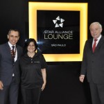 Marcelo Matta, administrador da sala VIP Star Alliance com Márcia Galvão e Ian Gillespie, da Star Alliance Marcelo Matta, administrador da sala VIP Star Alliance com Márcia Galvão e Ian Gillespie, da Star Alliance