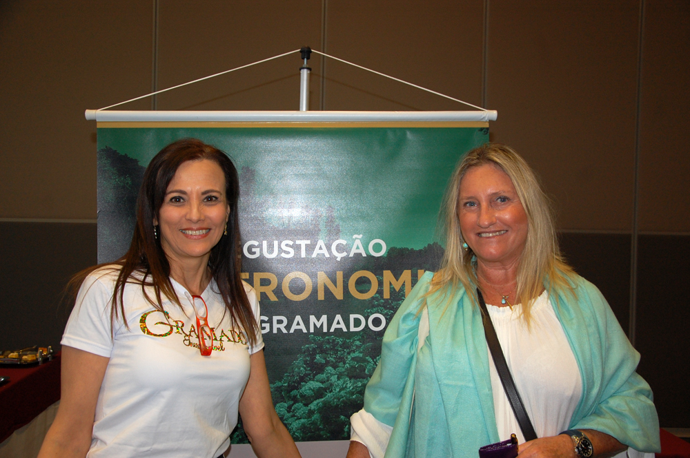 Gramado fecha 2015 com 374 eventos; veja fotos do workshop realizado no Rio com 150 agentes 1 Rosa Volk, da setur de Gramado e Rosa Masgrau, do M&E