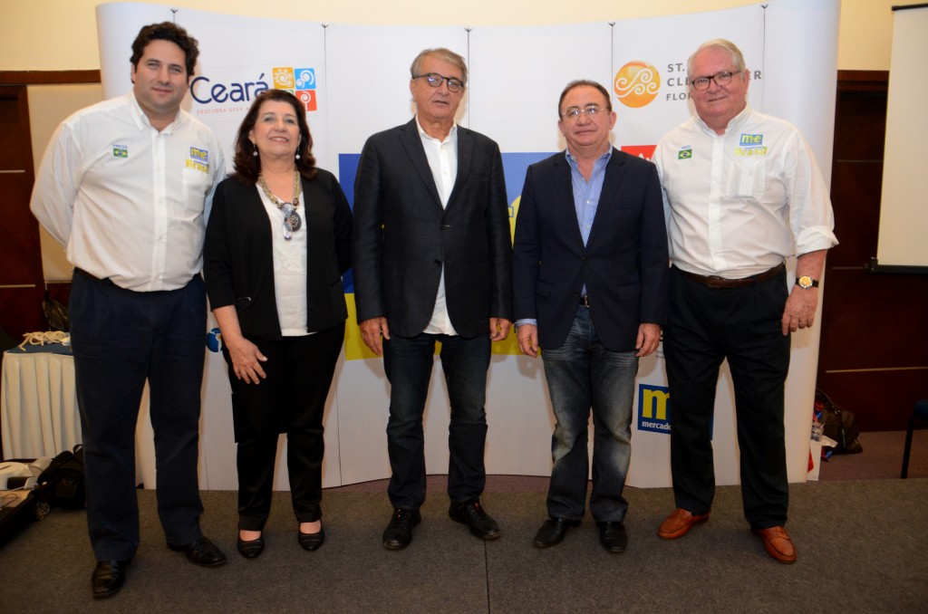 Quarta etapa do Roadshow M&E AO VIVO desembarca em Fortaleza; veja fotos 1 Vitor Bauab, do M&E, Zélia Lins, do BHG, Arialdo Pinho, secretário de Turismo do Ceará, Manuel Linhares, VP da FBHA