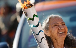 Florisbela é uma senhora que tem cem anos de idade. Crédito: Rio2016/Marcos de Paula