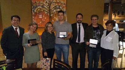 GTA premia mais três agentes pela campanha Jantar com as Estrelas 1 Gelson Popazoglo, diretor comercial da GTA; Cristianne Wuilleumier de Assis e Stefanie de Oliveira Maia, da Enritur; Kleber Meira Paulon, da 2 Be Study; João Marcos, supervisor de Vendas da GTA; Carlos Augusto de Gouveia, da Gouvetur; e Francinete Zerbetto, supervisora de vendas da GTA