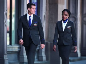 American estreia novo uniforme em mais de 70.000 funcionários nesta terça-feira (20)