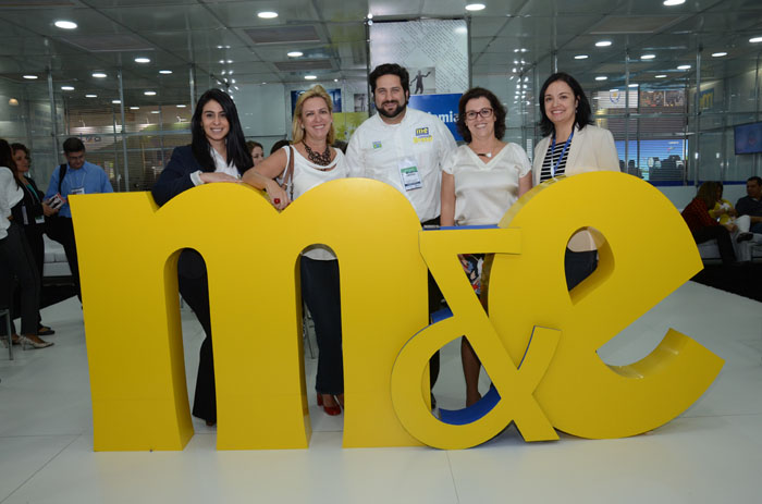 Confira MAIS fotos deste primeiro dia de Abav Expo 1 Luciana Fernandes e Vitor Bauab, do M&E, com Viviane Martins e Patricia Thomas, da Alagev, e Carolina Negri, da Fecomércio de São Paulo