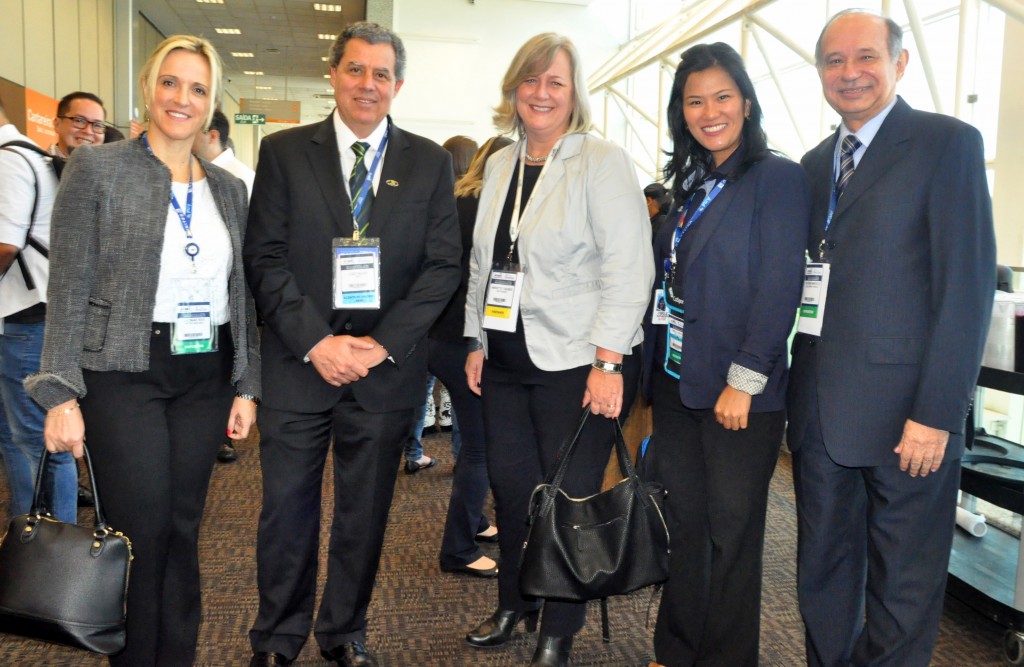 Lucimar Reis, da United, Luiz Eduardo Falco, da CVC, Annette Tauber, da Lufthansa, Cibele Narazaki, da United, e Antonio Americo, da Azul