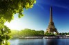 Paris lança plano estratégico para recuperar turismo pós atentados
