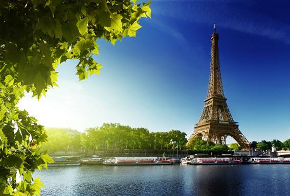 Paris foi eleita a preferida entre os turistas para passar o final de ano, na frente de Londres e Nova York