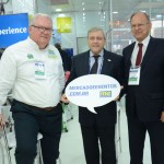 Roy Taylor e Adolfo Martins, do M&E, com  o VP financeiro da Abav Nacional, Salvador Saladino