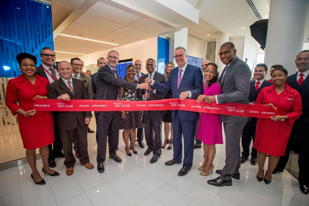 Delta inaugura seu segundo maior Sky Club; confira 1 Corte da fita do novo lounge