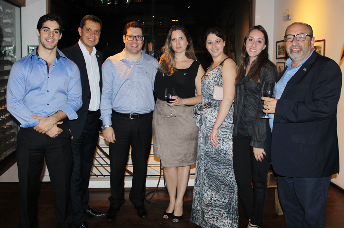 Aruba promove roadshows no Rio e em São Paulo 1 Equipe da ATA e participantes do roadshow no restaurante Pobre Juan, em Sao Paulo Foto: divulgação