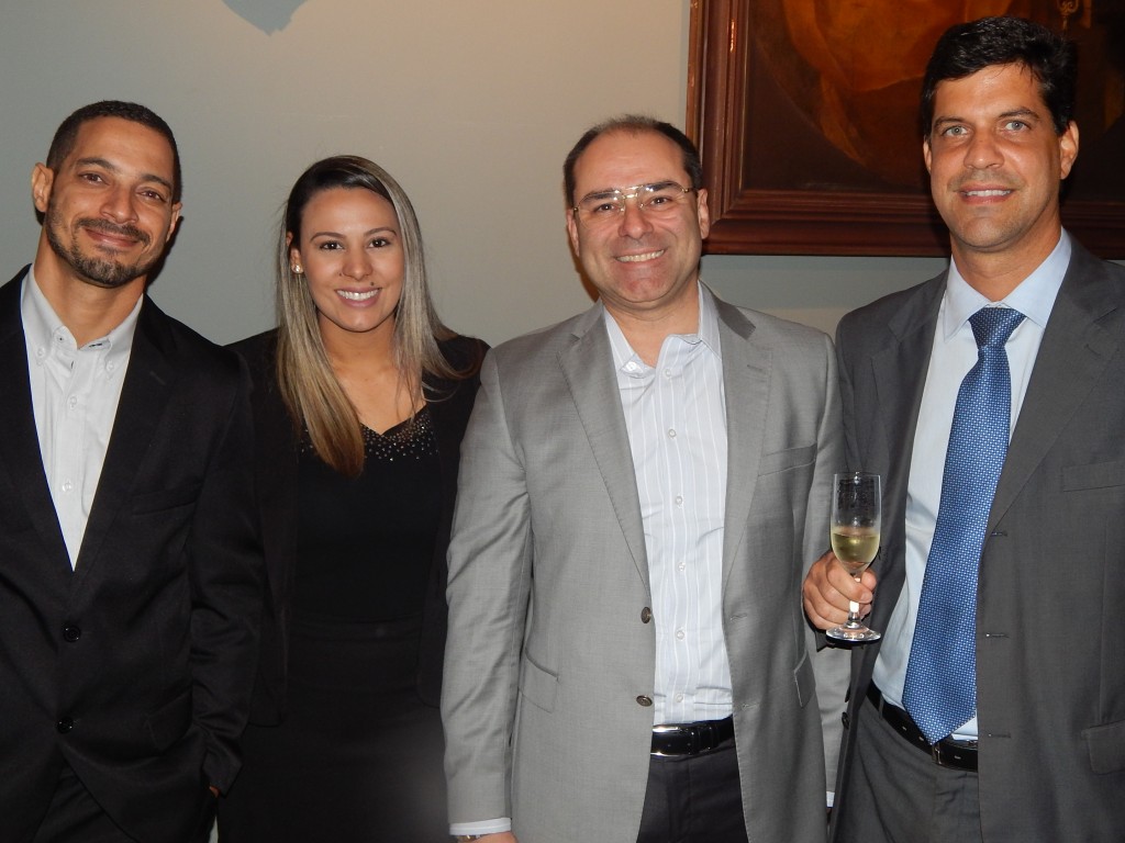 Trend promove encontro de relacionamento com hoteleiros do RJ Henrique Camargo e Thereza Belloni, da TREND, ao lado de Tomas Ramos, da...