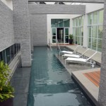 Piscina climatizada fica no último andar do prédio a céu aberto Piscina climatizada fica no último andar do prédio a céu aberto