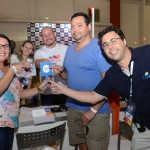 Silvia de Lourdes e Eduardo cassiano, da NH Viagens, com Fabio Guilhem, da Costa Cruzeiros, e clientes no Feirão da Flytour Silvia de Lourdes e Eduardo cassiano, da NH Viagens, com Fabio Guilhem, da Costa Cruzeiros, e clientes no Feirão da Flytour