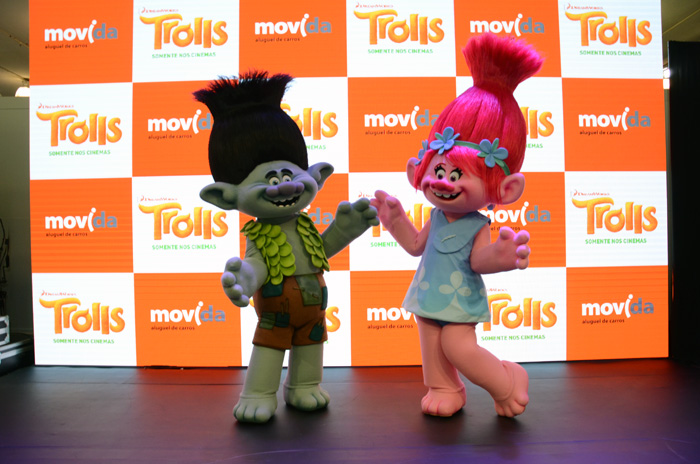 Trolls fizeram show especial para as crianças Trolls fizeram show especial para as crianças