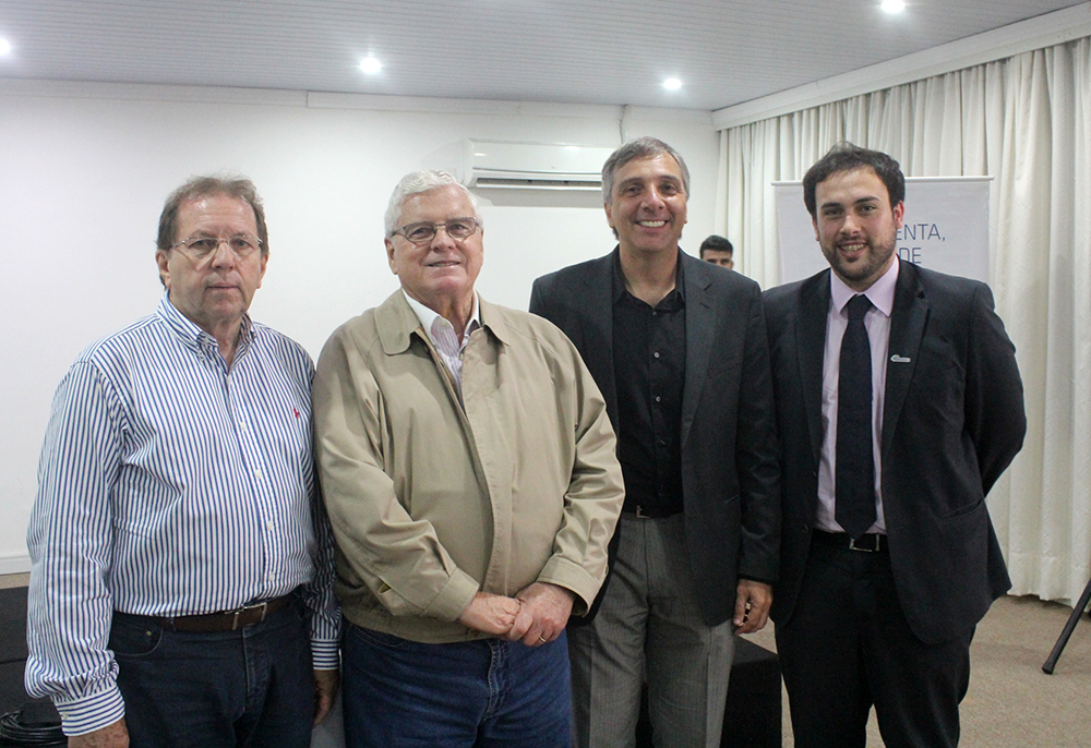 Trade e Santur apresentam a Rota Setorial do Turismo de SC Valdir Walendowsky, João Moritz, Francisco Barão e Elder Arceno, discutem a nova rota turística