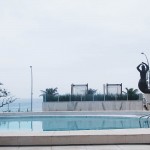 A piscina enfeitada com a estátua da sereia A piscina enfeitada com a estátua da sereia