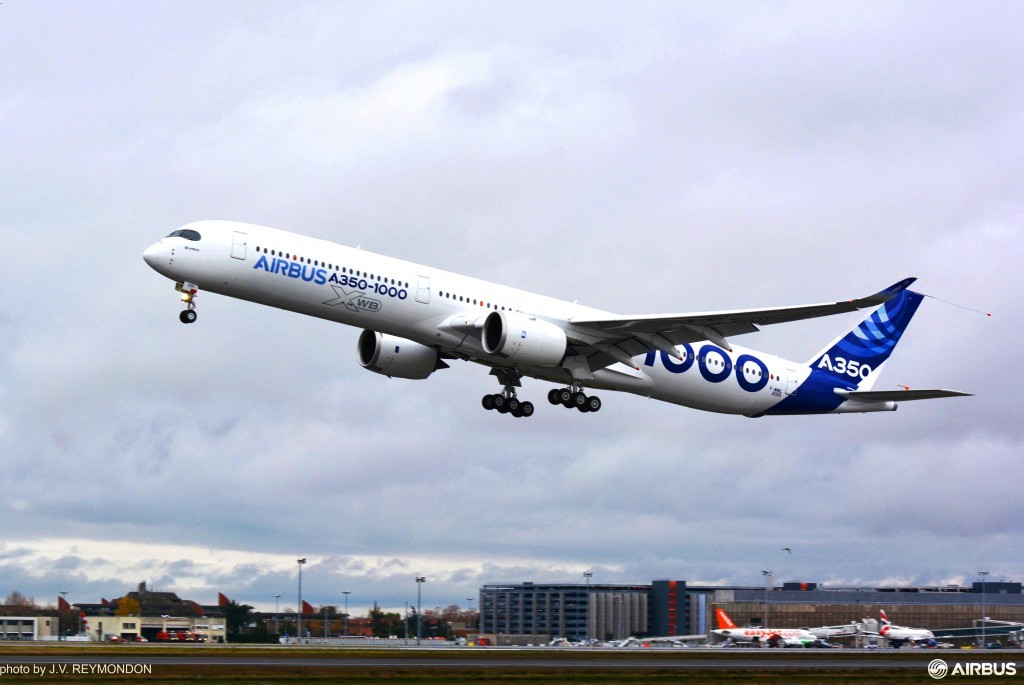 Airbus inicia novo capítulo ao realizar voo inaugural do 1°A350-1000; veja fotos 1 A350-1000 first flight