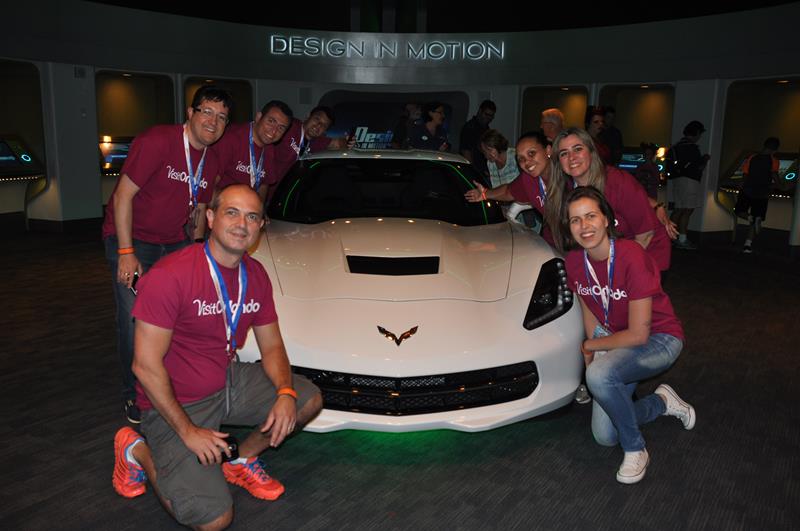 ApóS atrativo da Chevrolet, agentes brincam em carro ApóS atrativo da Chevrolet, agentes brincam em carro