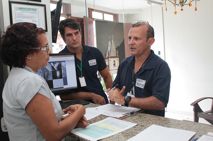 Meios de hospedagens legais aumentam 54% após fiscalização do MTur 1 Fiscais do Cadastur visitaram 1,3 mil estabelecimentos, notificando 940
