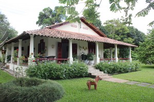 Engenho Cachoeira, localizado na cidade de Ribeirão-PE, conta com atividades como passeio a cavalo, visita a criação, passeio de caiaque