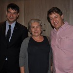 Ignacio Hidalgo, da MSC, com Josie Ayres, da Lets Run Away, e Charles Franken, da Casa da Agentes